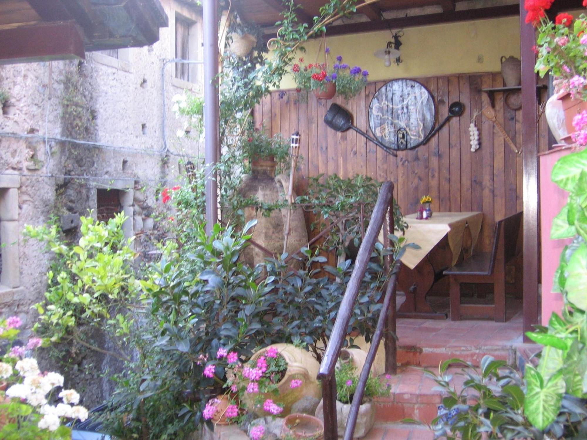 Albergo Diffuso Borgo Santa Caterina "Vintage" Castiglione De Sicilia Eksteriør billede